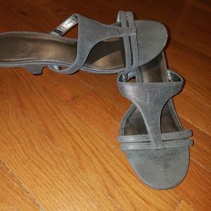 Impo Bronze kitten heel